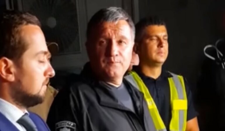 Денис Шмыгаль,Арсен Аваков,Отставка Кабмина,Максим Степанов,"Слуга народа"