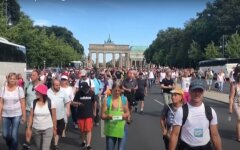 Коронавирус в Германии,Вторая волна коронавируса,Протесты против карантина в Германии