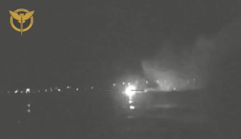 У Криму вражені десантні кораблі окупантів: у ГУР показали відео