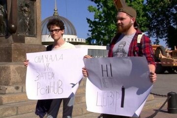 Сначала VK, затем PornHub, - в Одессе на акцию против блокировки российских сайтов вышло два человека 01