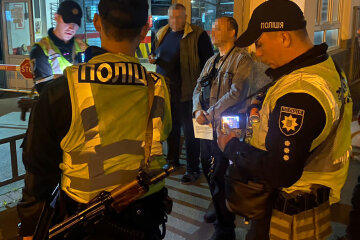 У Виктора Павлика изъяли спецпропуск / Фото: Фейсбук полиции Киева