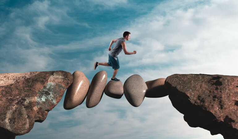 Кризис. Над пропастью