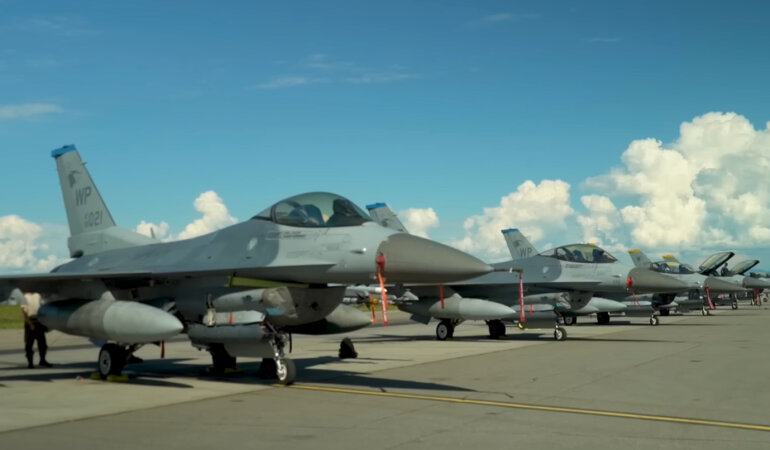 Истребители F-16
