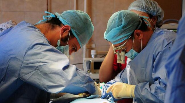 операция врачи хирурги
