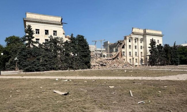 Херсонська ОДА після руйнування КАБами
