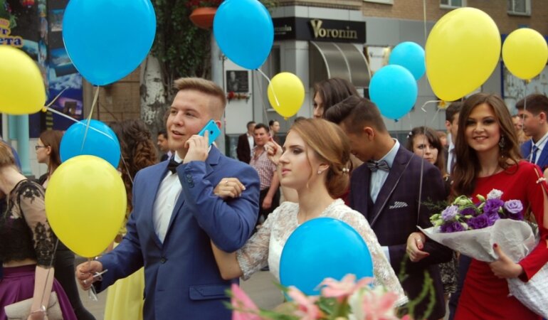 выпускники