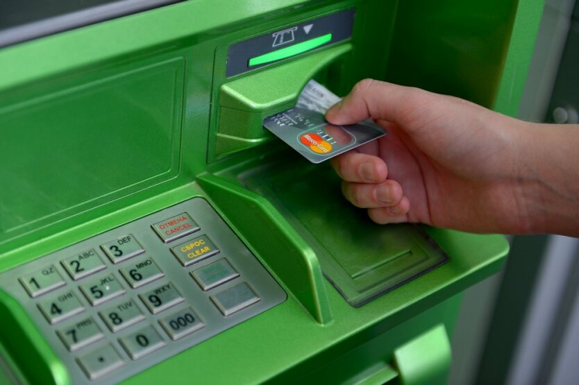 Специалисты рассказали о новой схеме мошенничества с банковскими карточками