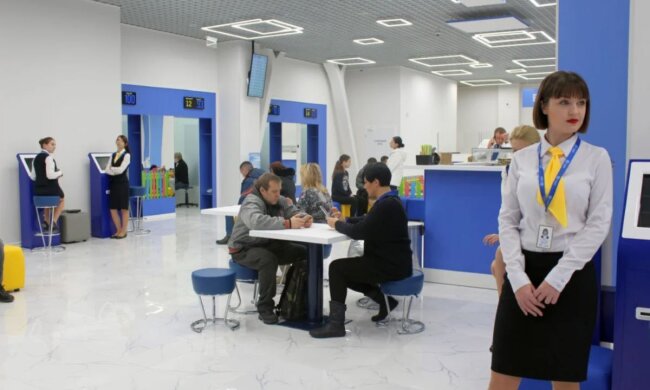 Выдача документов / Фото: pasport.org.ua