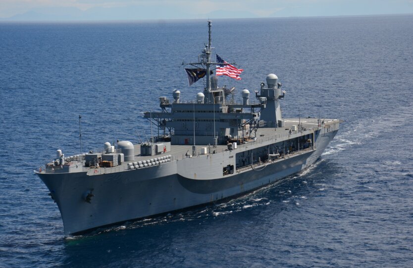 Корабль ВМС США Mount Whitney