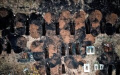 В Грозе начали хоронить убитых россиянами украинцев: фото