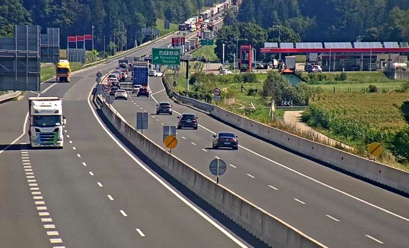 Українці загинули в страшній ДТП в Європі через помилку водія