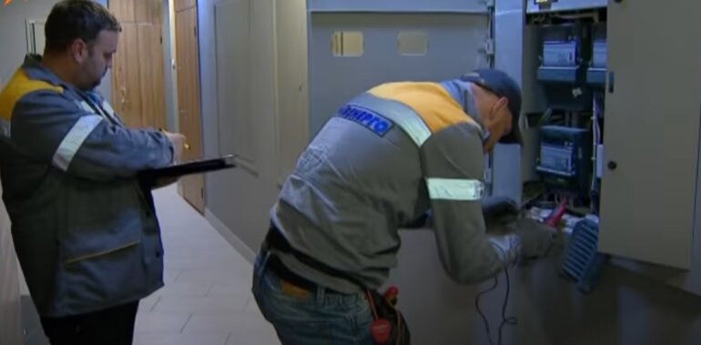 Украинцам вернут переплаченные деньги за электричество: назван срок