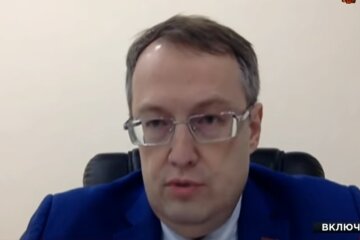 Геращенко допустил «слежку» за украинцами через смартфоны из-за коронавируса