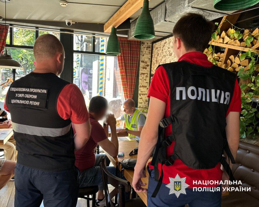 Коррупционер из Минобороны задержан за торговлю бронированиями