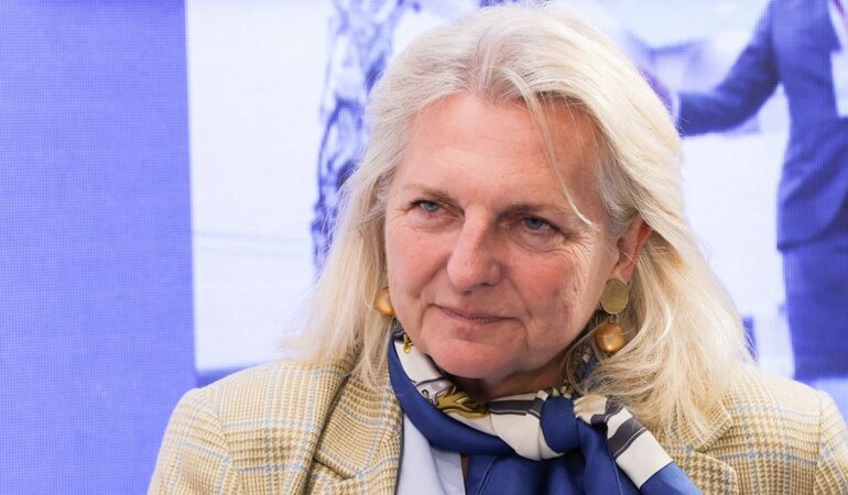 Карін Кнайсль