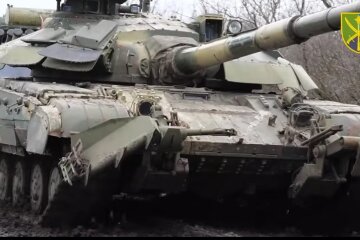 Украина проводит масштабные военные учения возле админграницы с Крымом