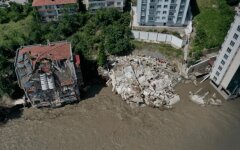 Зеленский обратился к Эрдогану из-за смертельного наводнения в Турции