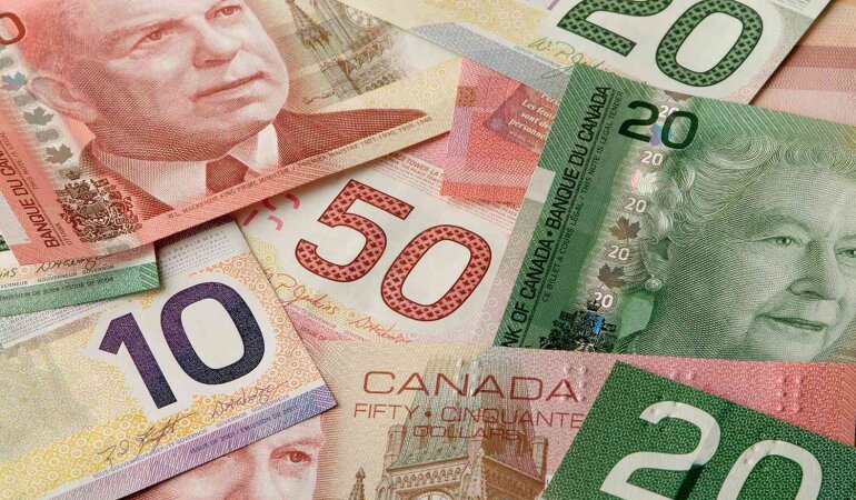 Канадские доллары