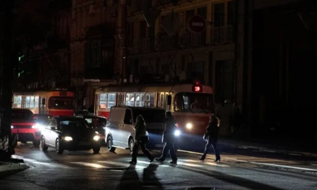 Отключения света / Фото: REUTERS