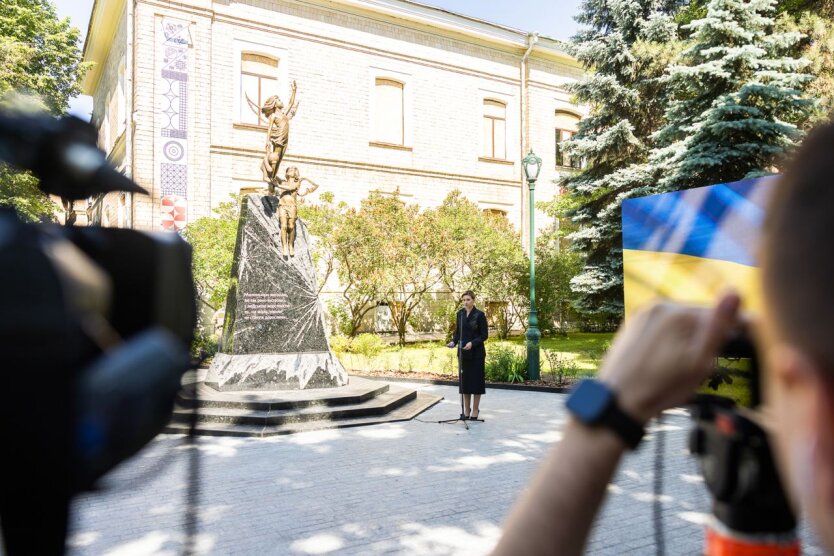 Открытие мемориал погибшим детям в Харькове / Фото: Телеграм первой леди Украины