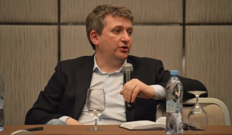 Юрий Романенко3