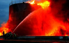 Пожар на нефтебазе во Львове после ракетного удара России