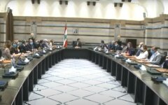Правительство Ливана ушло в отставку после взрыва в Бейруте и массовых протестов