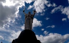 Скульптура "Родина-Мать" в Киеве, демонтаж, Архистратиг Михаил