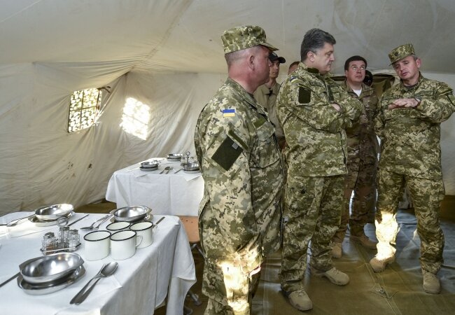 Петр Порошенко армия3