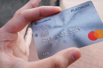 Платежные карты / Фото: Новини.LIVE, Игорь Кузнецов