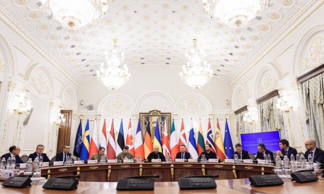 Українська делегація розпочала роботу з європейцями щодо встановлення миру / Фото: Умеров