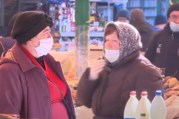 "Запастись продуктами и лекарствами": в трех областях Украины ввели тотальный карантин