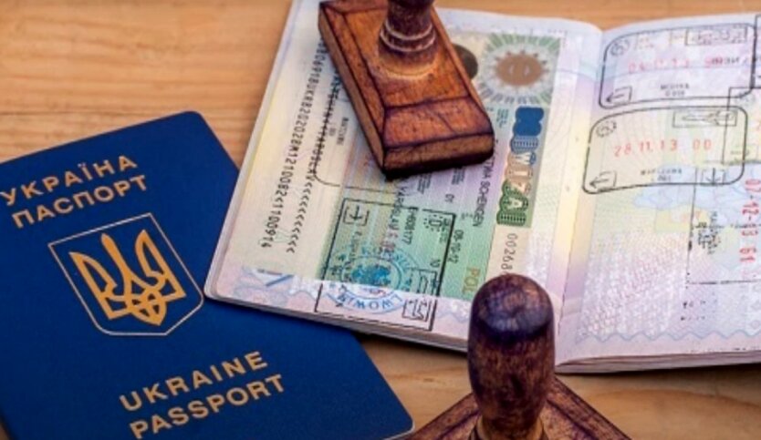 Украинцам объяснили новые условия получения электронных виз
