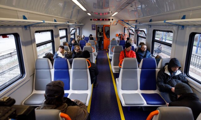 Цены на проезд в электричках / Фото: Виталий Носач, РБК-Украина