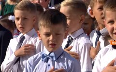 Исполнение гимна Украины, школы, Киевсовет