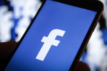 Facebook удалил аккаунты