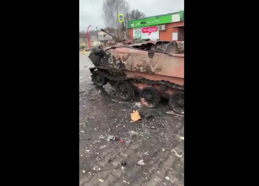 Украинские военные уничтожили колонну оккупантов в Гостомеле