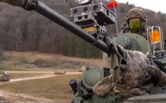 Зеленский разрешил допуск иностранных военных в Украину