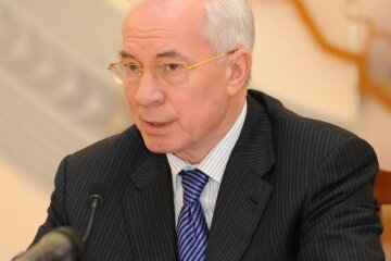 Азаров считает, что газовые монополии устроили «бесконтрольный базар»