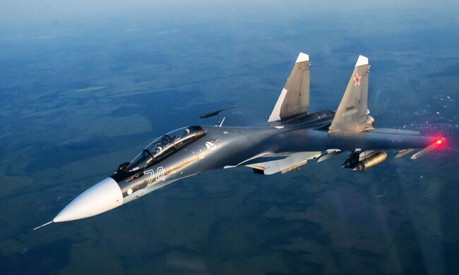 ГУР поразило самолеты Су-27 и Су-30 на аэродроме в российском Липецке