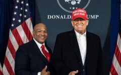 Марк Бернс та Дональд Трамп
