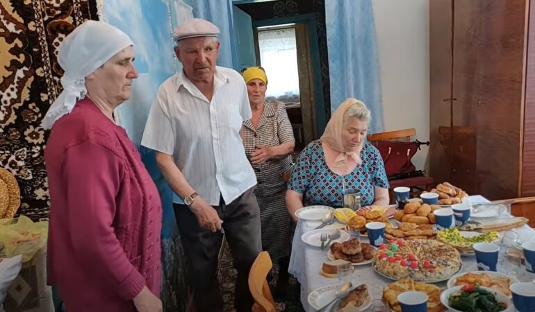 Пенсионеры, пенсии, выплаты