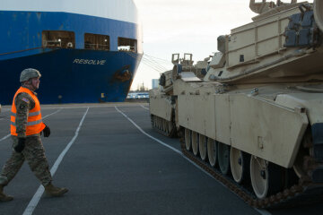 US military equipment arrives in Germany for Atlantic Resolve