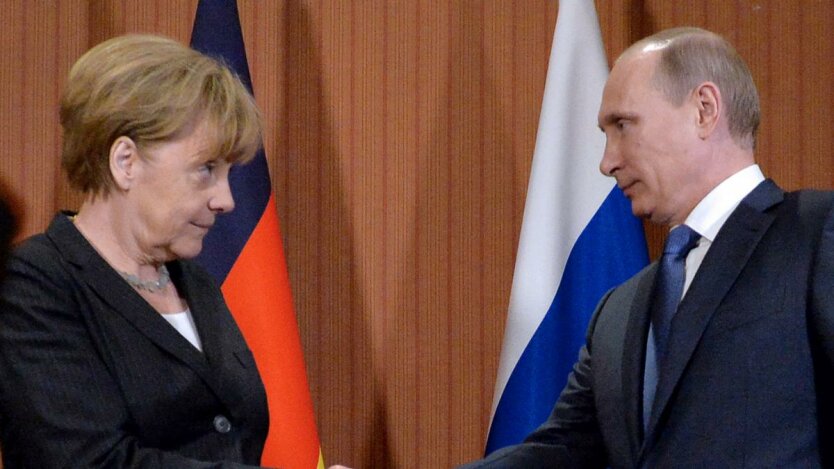 Меркель расшаркалась перед Путиным после встречи в Париже