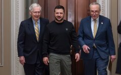 Мітч Макконнелл, Володимир Зеленський та Чак Шумер