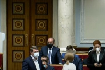 Верховная Рада Украины,антиколомойский закон,сотрудничество с МВФ,экономика Украины