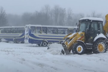 Снігопади в Україні