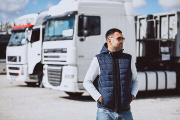 Водій вантажівки