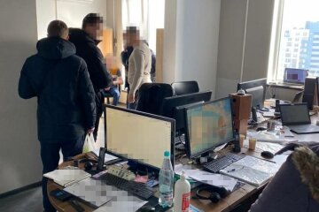 Операция СБУ, Российская ботоферма, Задержаны организаторы российской ботофермы