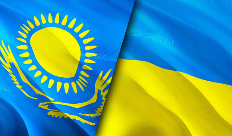 Казахстан и Украина. Флаги
